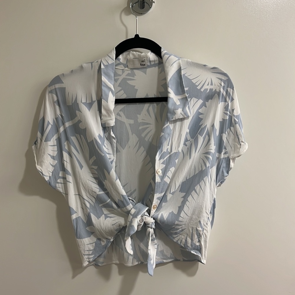 Aritzia Wilfred Free Zola Button Tie Front - image 1